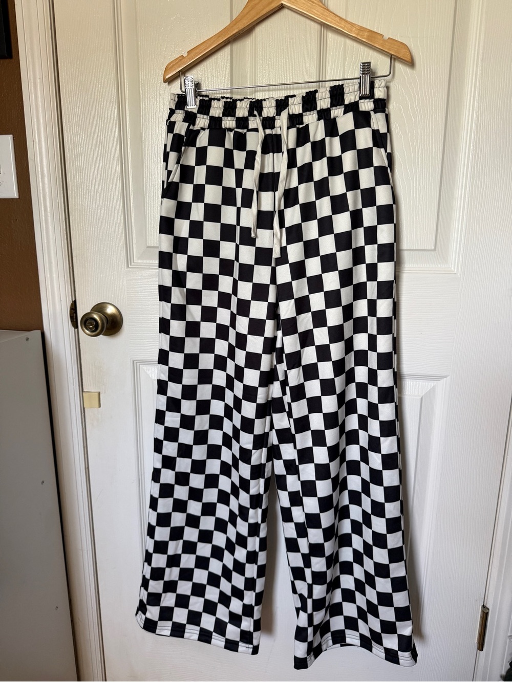 Black & White Checkerboard Wide-Leg Lightweight SweatPants Shein / Size M
